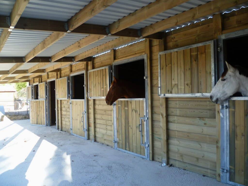 Pension chevaux, domaine équestre de Maruejols Pension chevaux, domaine équestre de Maruejols